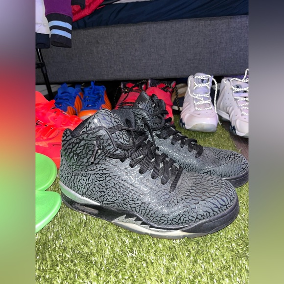 Jordan 5 size 10.5 - Picture 3 of 4